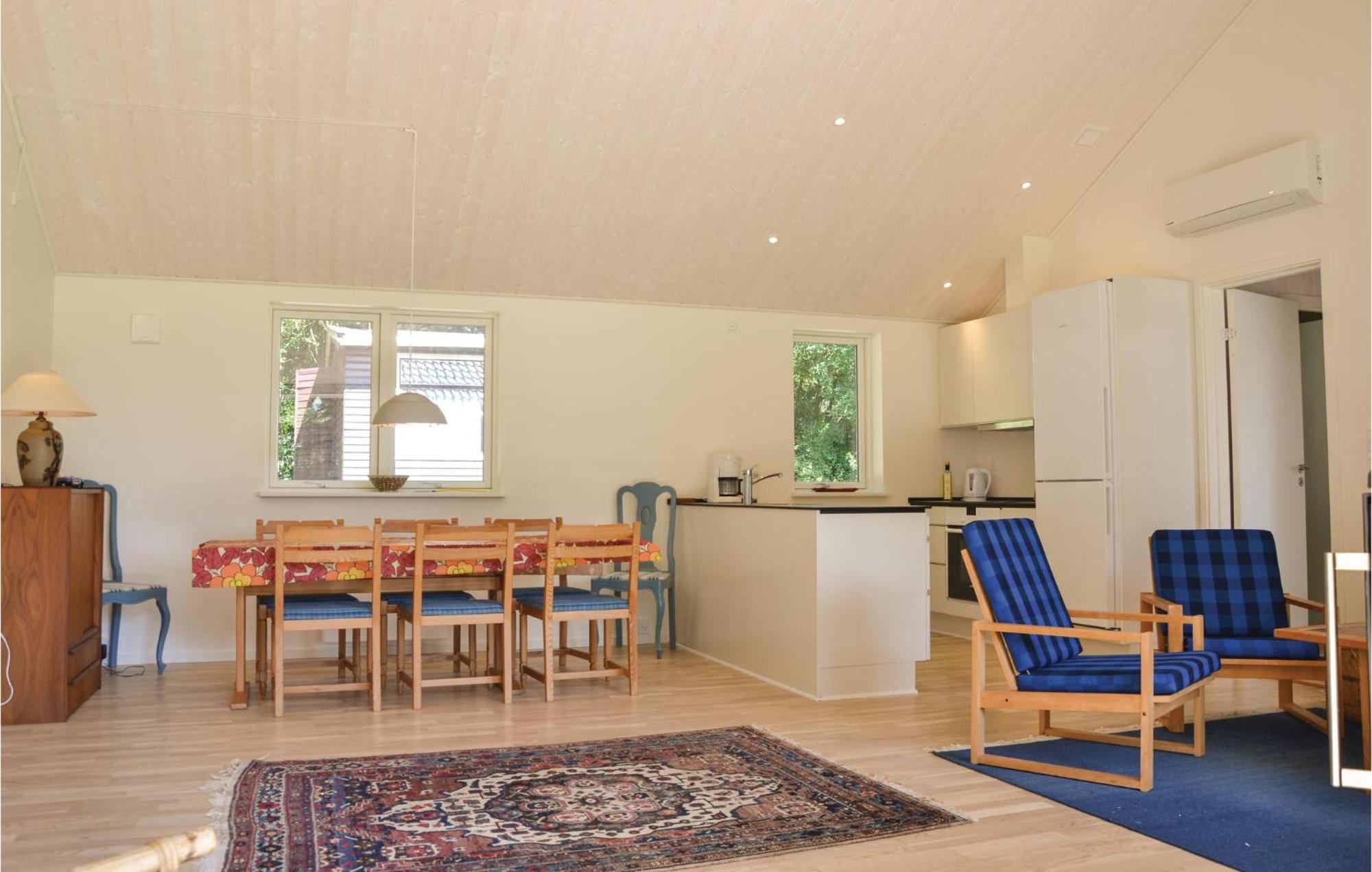 Amazing Home In Tikob With Kitchen Extérieur photo